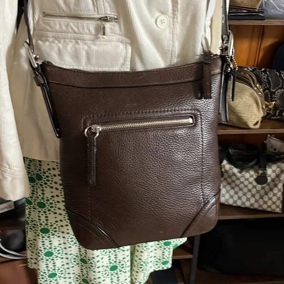 Coach Vintage Brown Pebbled Leather Crossbody Shoulder Bag Sling in GUC - Picture 12 of 16